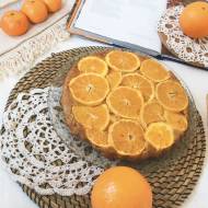 Przewrócone ciasto z pomarańczami.