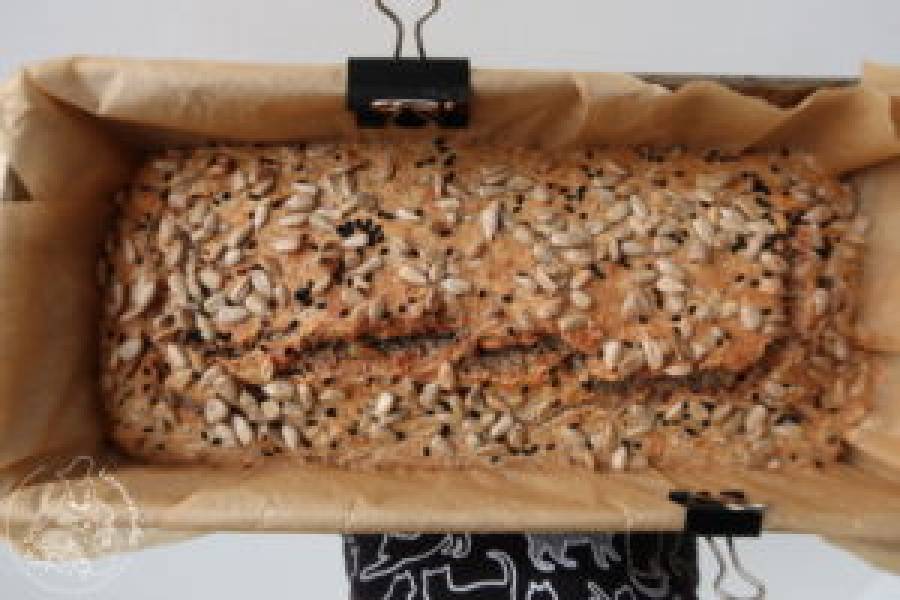 Chleb gryczany z ziarnami – prosty i zdrowy przepis (bezglutenowy)