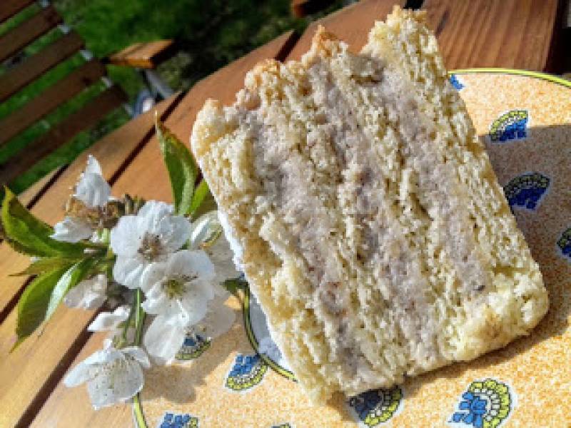 Tort orzechowo - smietanowy 