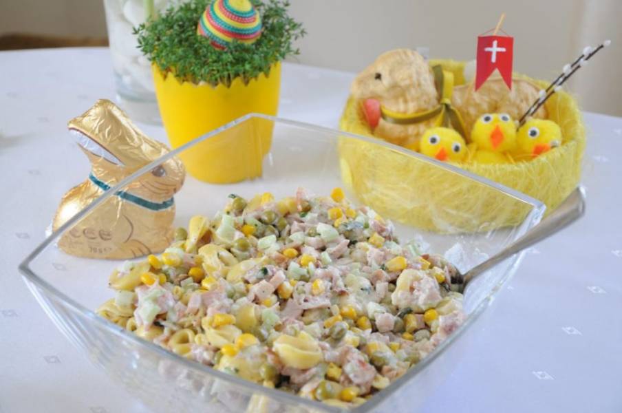 Sałatka z tortellini idealna na imprezę