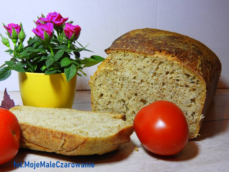 Chleb pszenny na zakwasie z melasą i otrębami