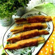Szparagi smażone z szynką i serem
