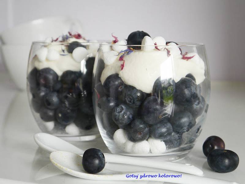 Borówkowy Eton Mess