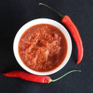 Ostry sos chili pomidorowy na ciepło