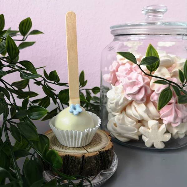 Przepis na Cake pops z masłem orzechowym i białą belgijską czekoladą