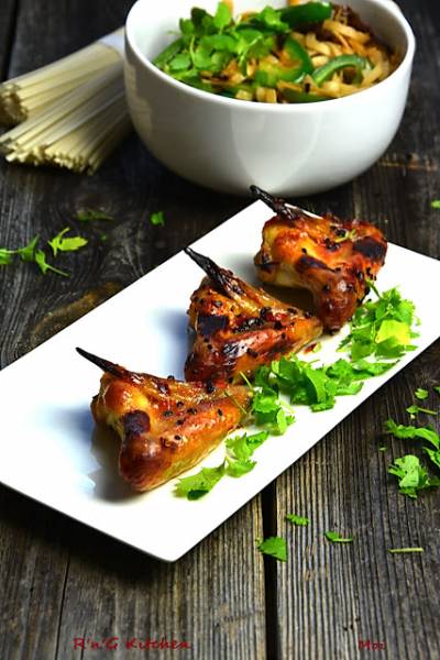 Pieczone skrzydełka kurczaka w tajskim stylu