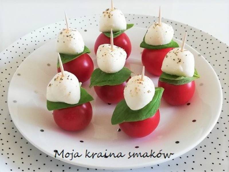 Koreczki Caprese