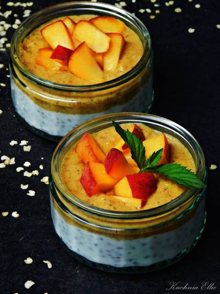 Pudding chia z brzoskwiniami