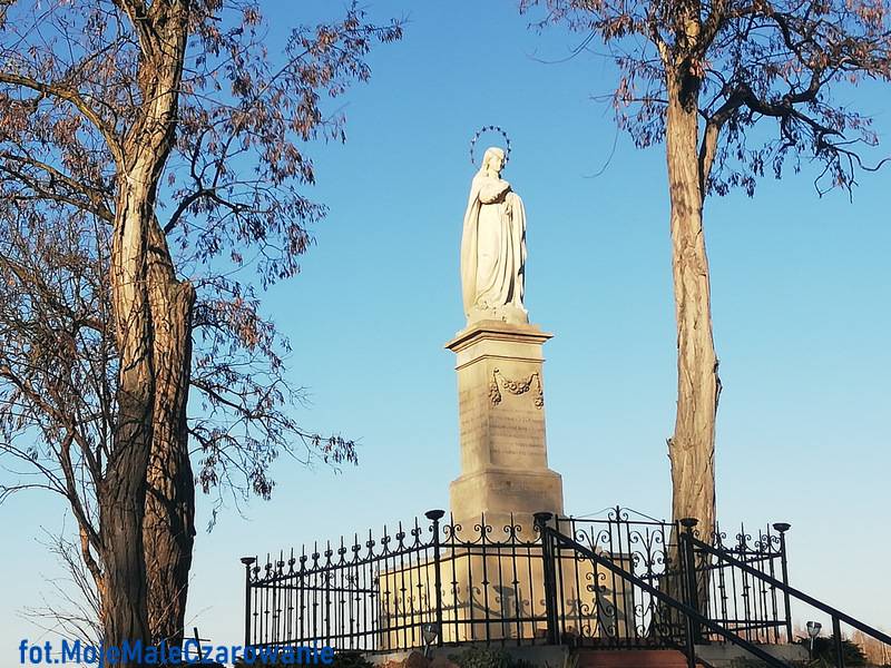 Figura Matki Boskiej Niepokalanej - Wierzbica woj. świętokrzyskie