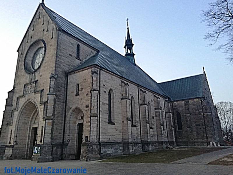 Zabytki sakralne woj. łódzkiego - kościół św. Mikołaja w Żarnowie