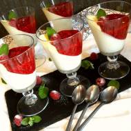 Panna cotta z malinami w pucharkach