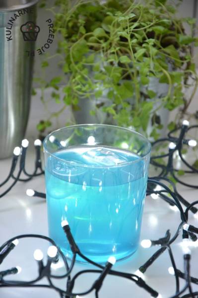 Drink Blue Heaven z lemoniadą