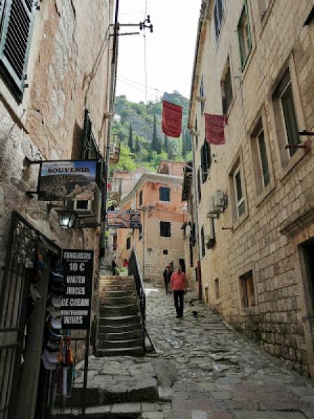 Wegetariański przewodnik kulinarny po Boce Kotorskiej cz. III - Kotor, Perast, Risan