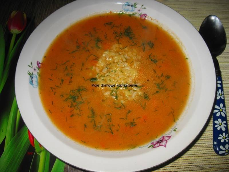 Zupa pomidorowa na masełku z ryżem