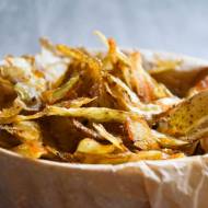 Zdrowe FIT chipsy z obierek ziemniaków i warzyw korzeniowych