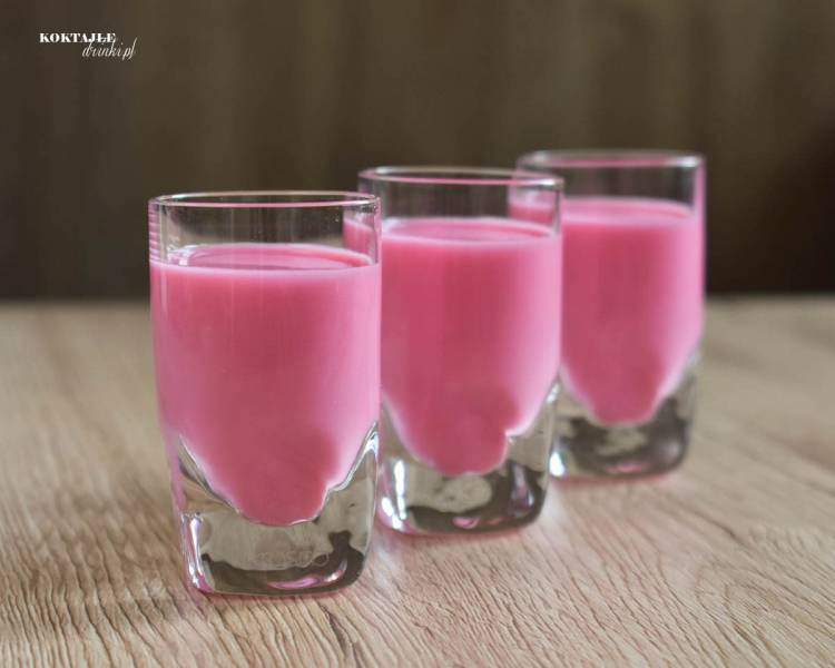 Pink Lady - wersja kobiecego drinka z malibu jako przepis na shot