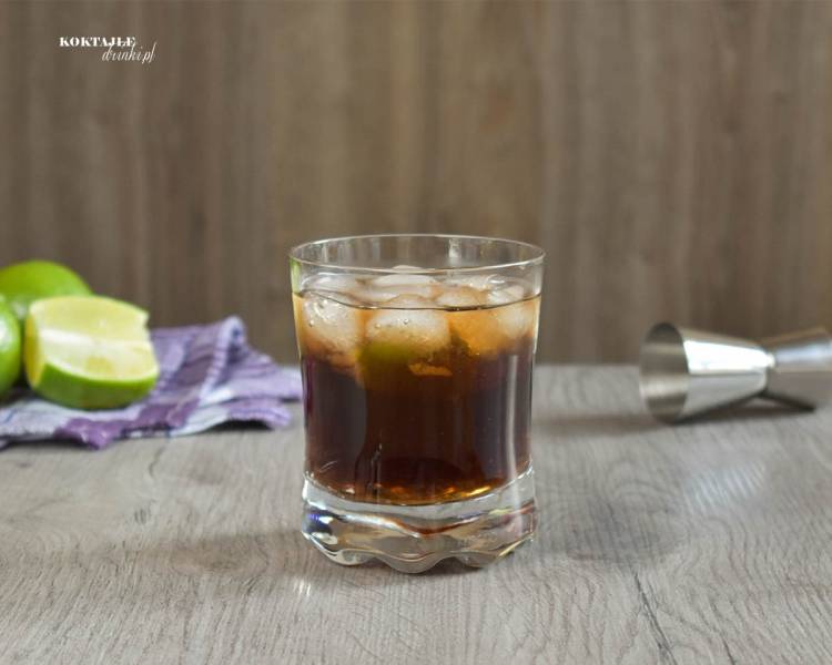 Cuba Libre - jeden z klasyków kategorii drinki z rumem