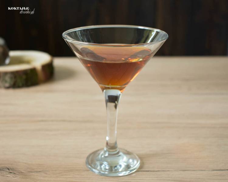 Revolver - przepis na drink o klasycznej kombinacji whisky z angosturą