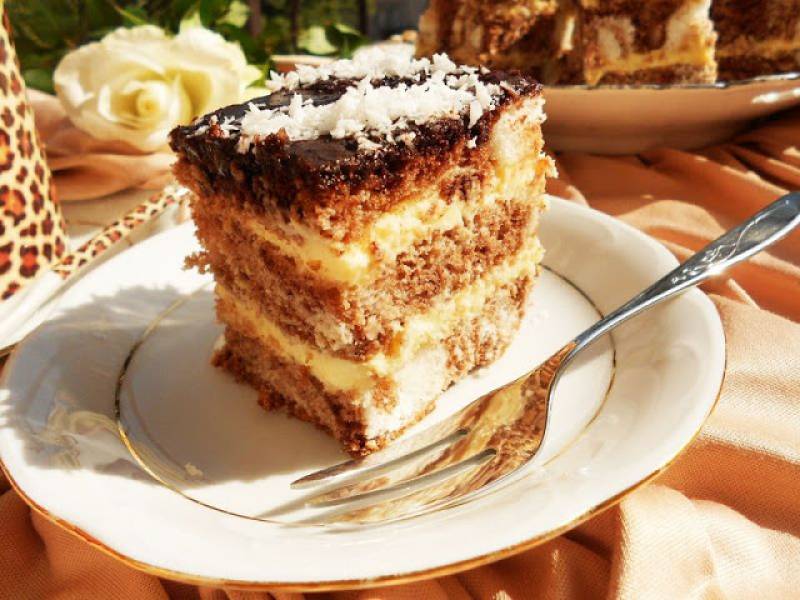 Łaciate ciasto biszkoptowe z masą serową
