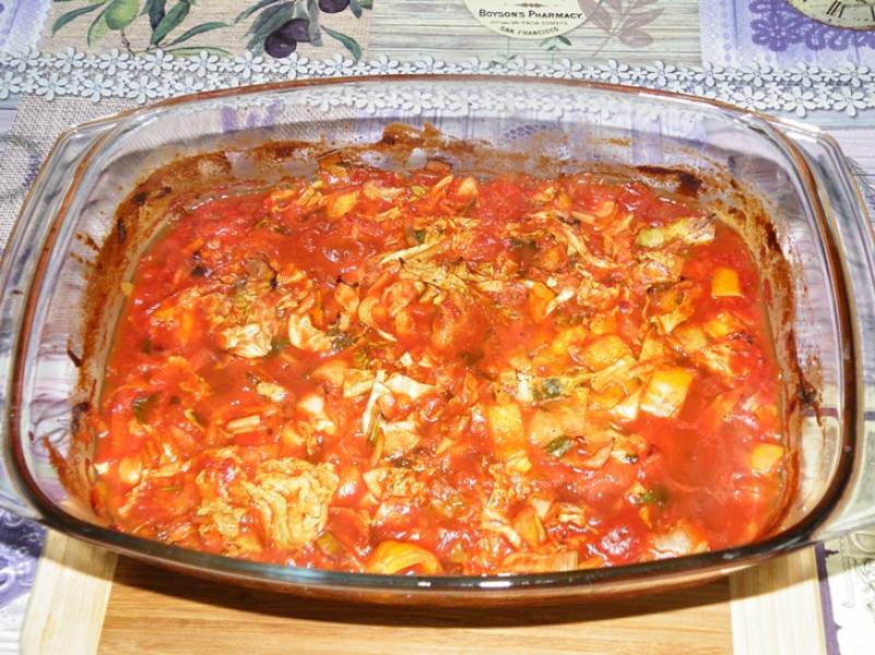 Schab na szybko z warzywami w sosie pomidorowym