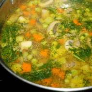 Zupa z pieczarkami i zielonym groszkiem