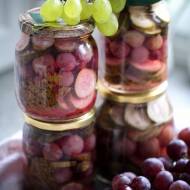 Ogórki konserwowe z winogronami