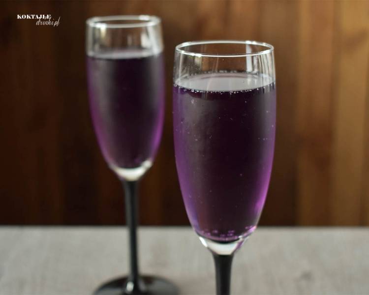 Champagne in Purple - przepis na drink z szampanem Prosecco