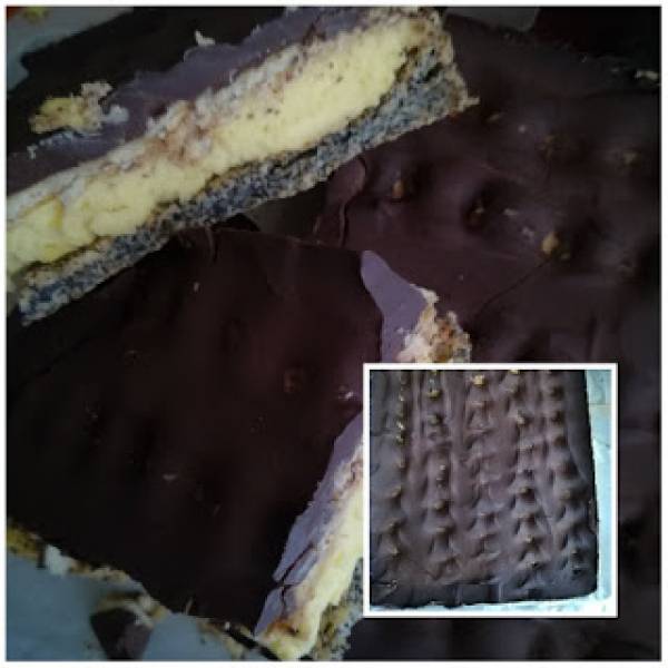 ciasto makowe z kremem i czekoladowa glazurą
