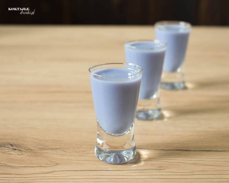 Jagodzianka - kobiecy mleczny shot z malibu