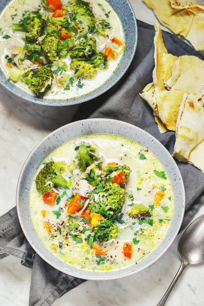 Jesienna zupa z brokułami – tani obiad