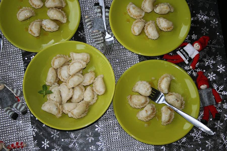 Mini pierogi ruskie z masłem palonym