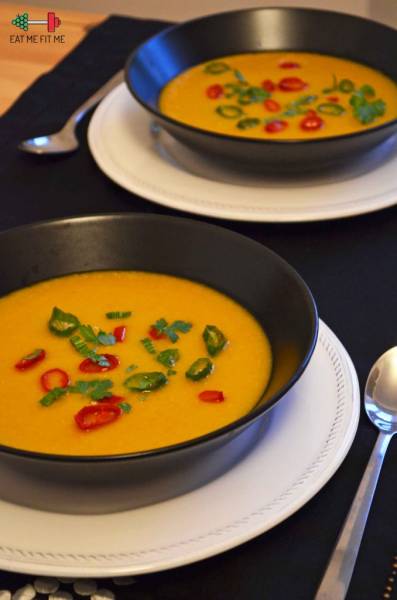 Przepis na hot zupę dyniowo-marchewkową, czyli aromatyczny krem z dyni na chłodne dni