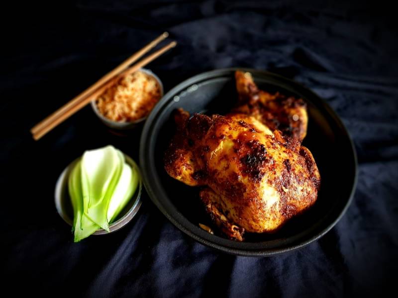 Kurczak pieczony w czosnku i imbirze, ryż z Peana Raya i Pak Choi