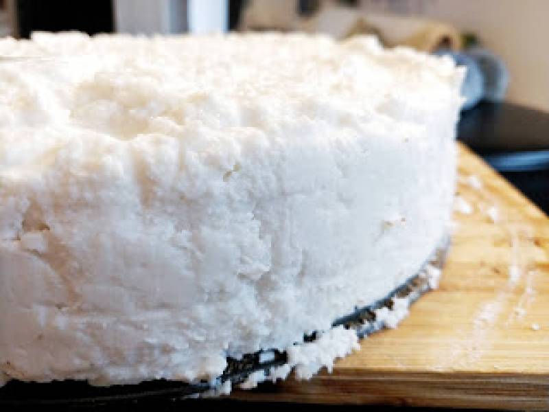 Ciasto ryżowe - sernik bez sera ze słonym karmelem