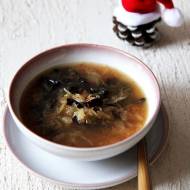 Wigilijna zupa z kapustą i grzybami