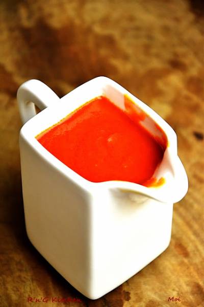 Sos paprykowo-pomidorowy do gołąbków