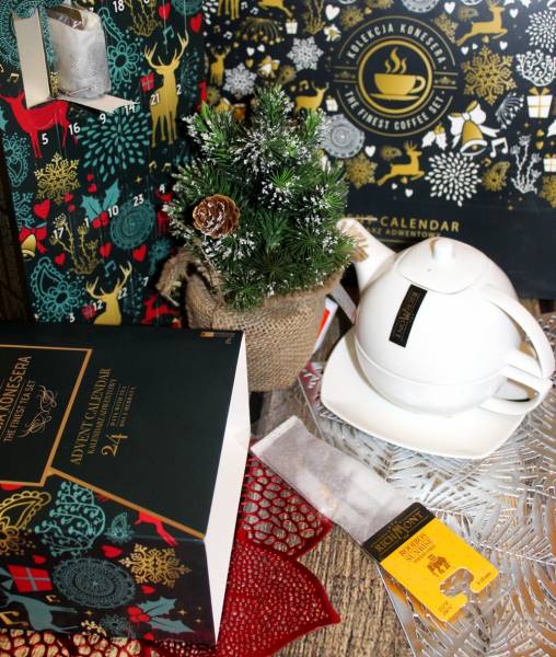 Wyjątkowe kalendarze adwentowe z kawą i herbatą – idealne na prezent!