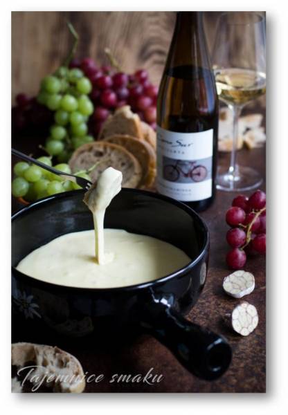 Serowe fondue  z białym winem