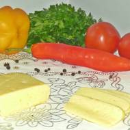 Domowy żółty ser