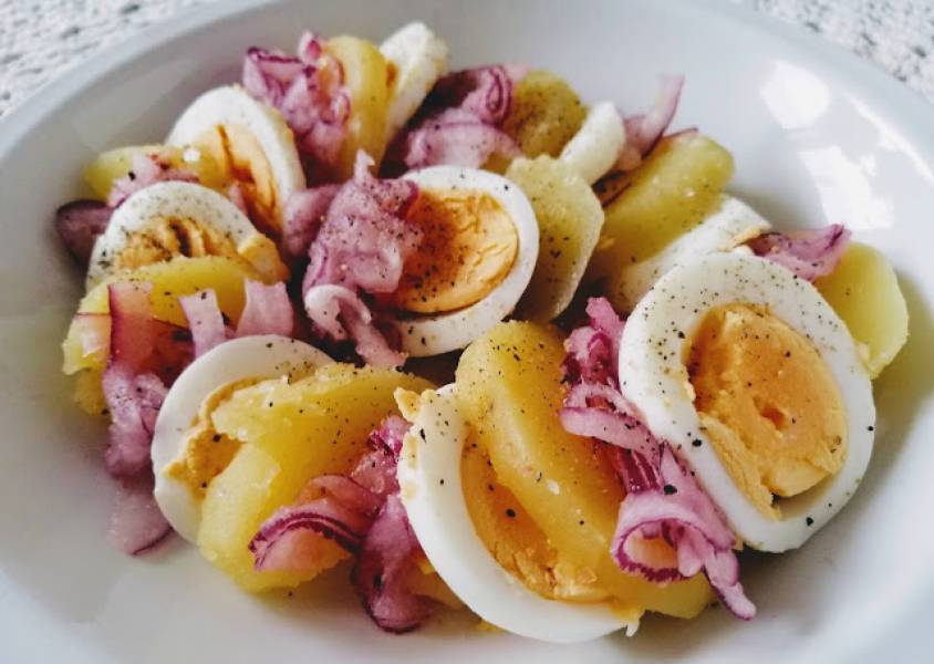 Słowacka sałatka ziemniaczana z jajkami