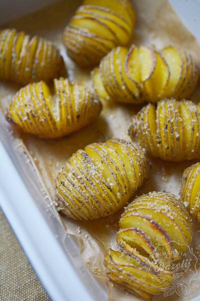 Pieczone ziemniaki Hasselback