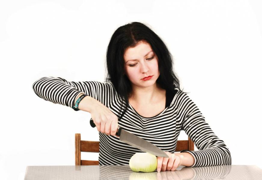 Krojenie cebuli – 7 najlepszych trików, by nie płakać!