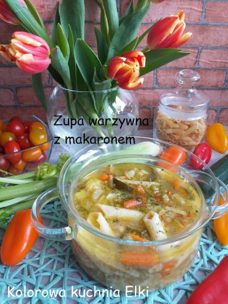Zupa warzywna z makaronem