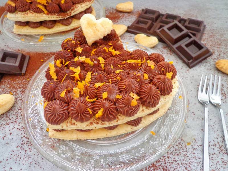 Słodkie co nieco na Walentynki - serce z ciasta francuskiego z kremem czekoladowo-pomarańczowym (Cuore di sfoglia con crema al c