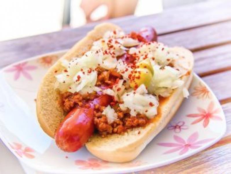 Bardzo mięsny hot-dog