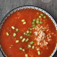 Zupa pomidorowa z kaszą i szczypiorkiem