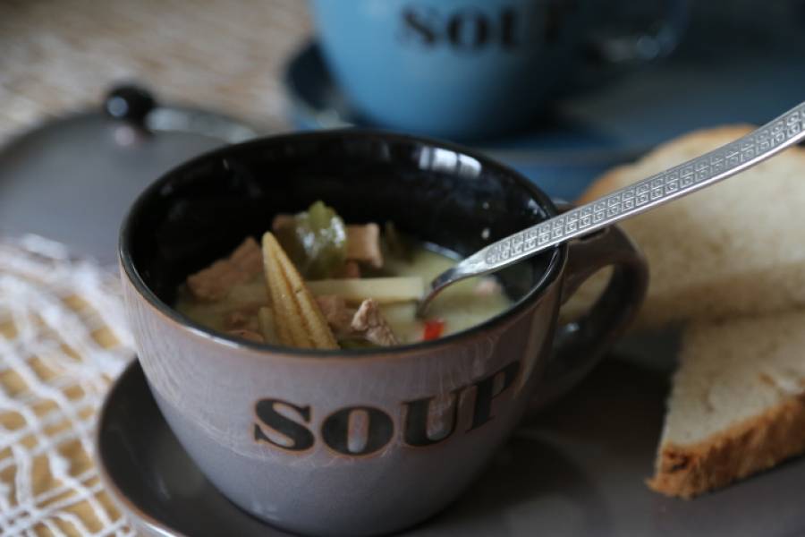 Delikatna zupa tajska z pazurem