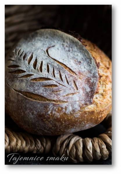 Chleb z Vermont na zakwasie z dodatkiem mąki żytniej razowej pieczony w żeliwnym garnku
