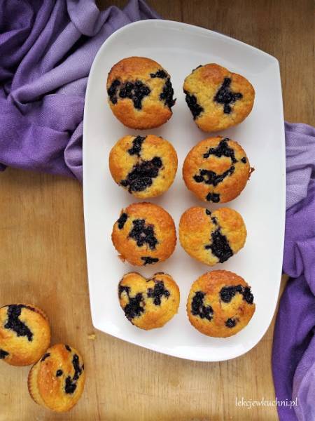 Muffinki z jagodami i mąką z ciecierzycy / Blueberry Chickpea Flour Muffins