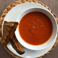 Pikantna zupa z czerwonej papryki na odporność